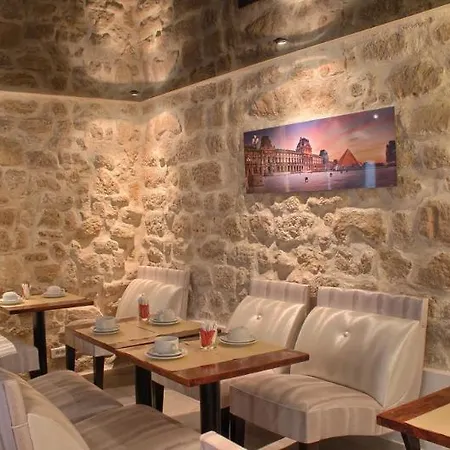 Hotel Lion D'or 3*